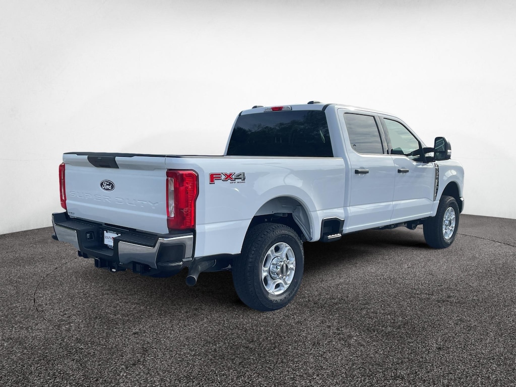 New 2027 Ford F-250 XLT Crew Cab