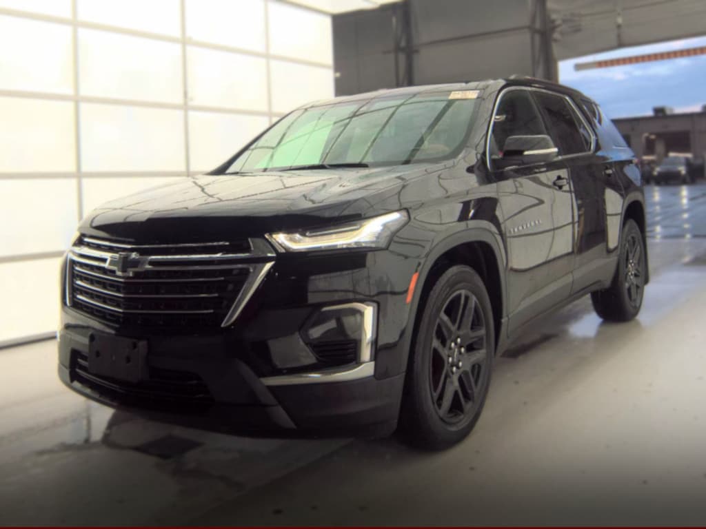Used 2023 Chevrolet Traverse LT SUV