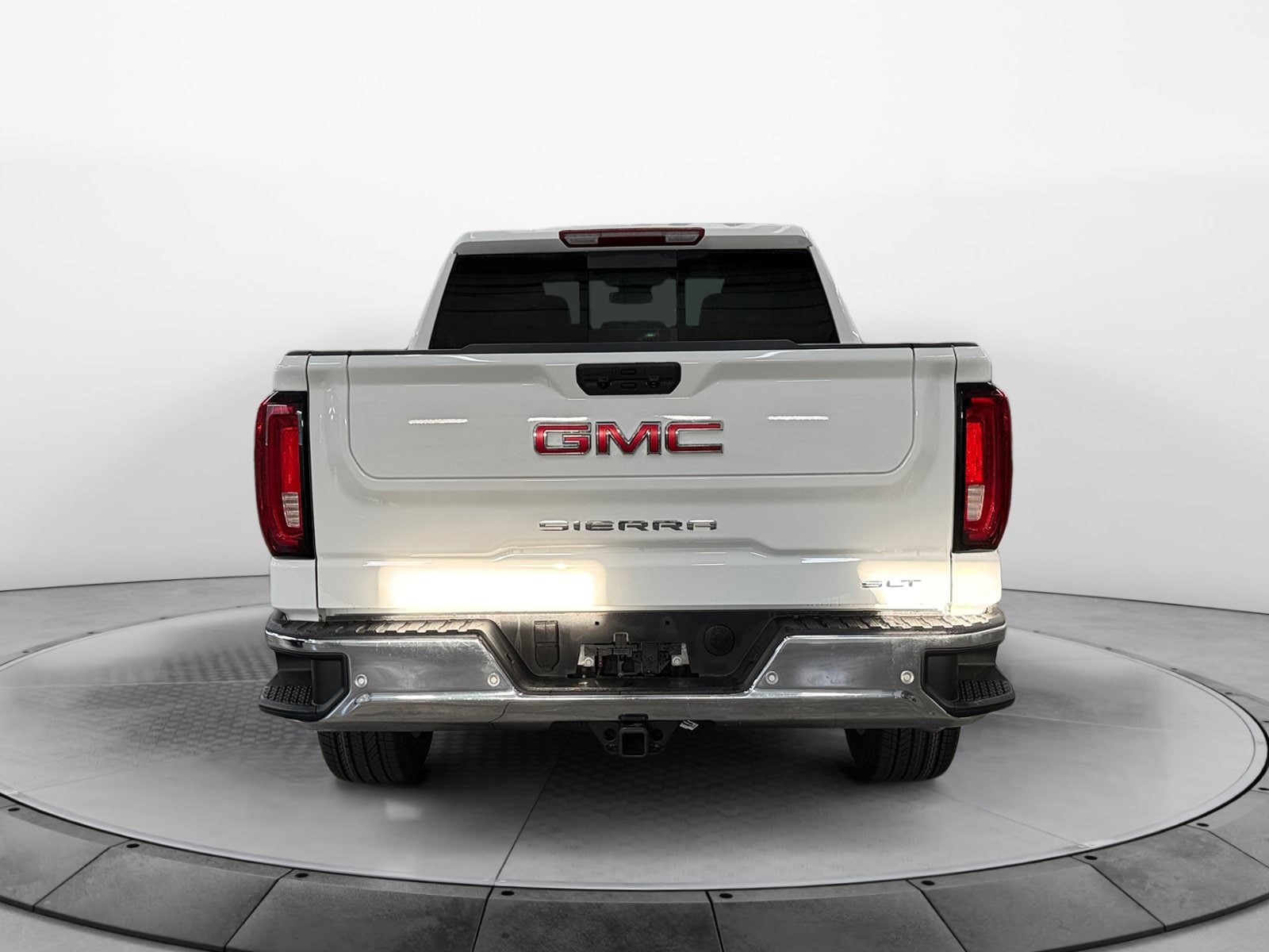 2026 GMC Sierra 1500 SLT - Photo 6