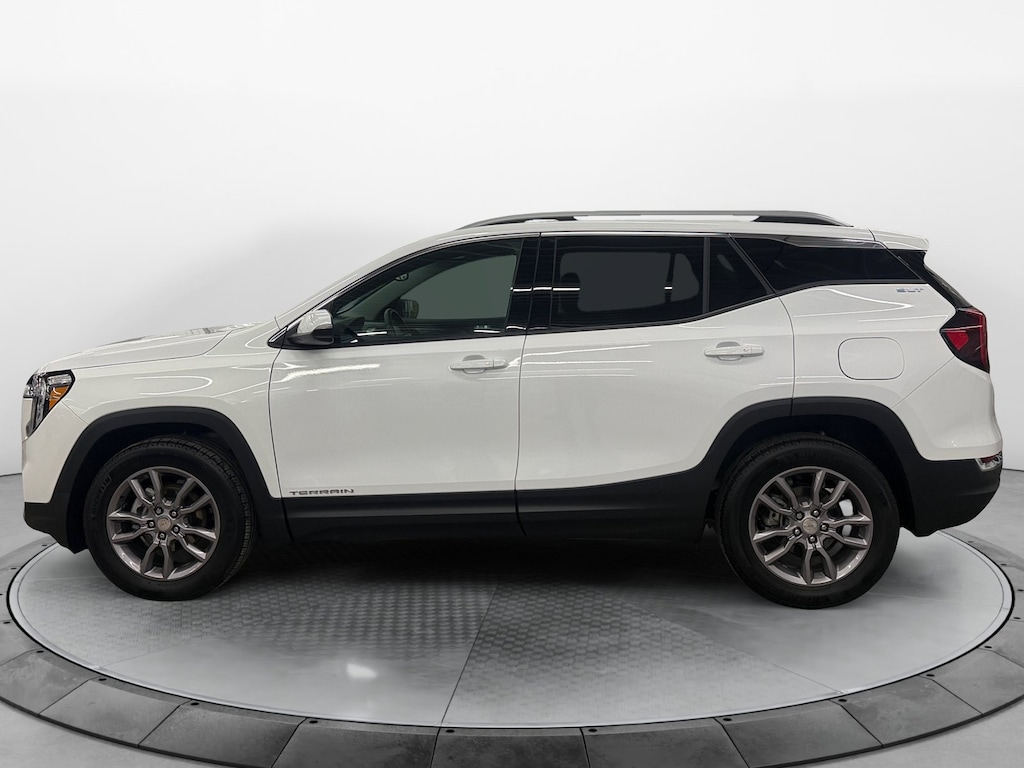 Used 2024 GMC Terrain SLT SUV