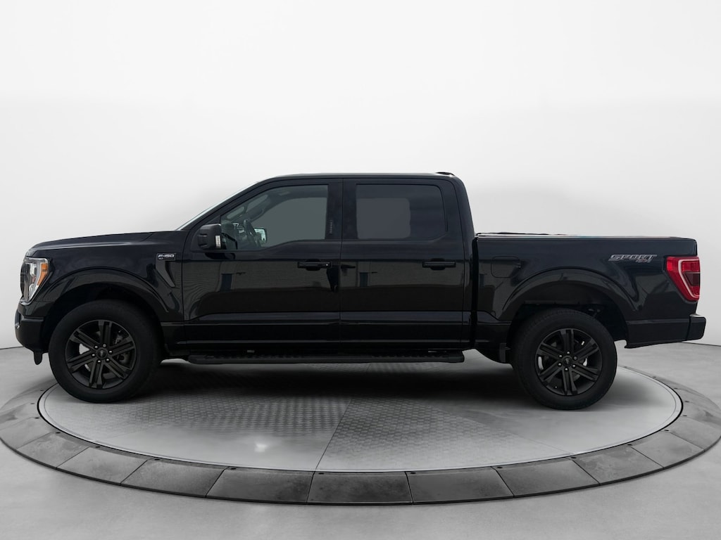 Used 2022 Ford F-150 XLT 4WD SuperCrew 5.5 Box Truck SuperCrew Cab