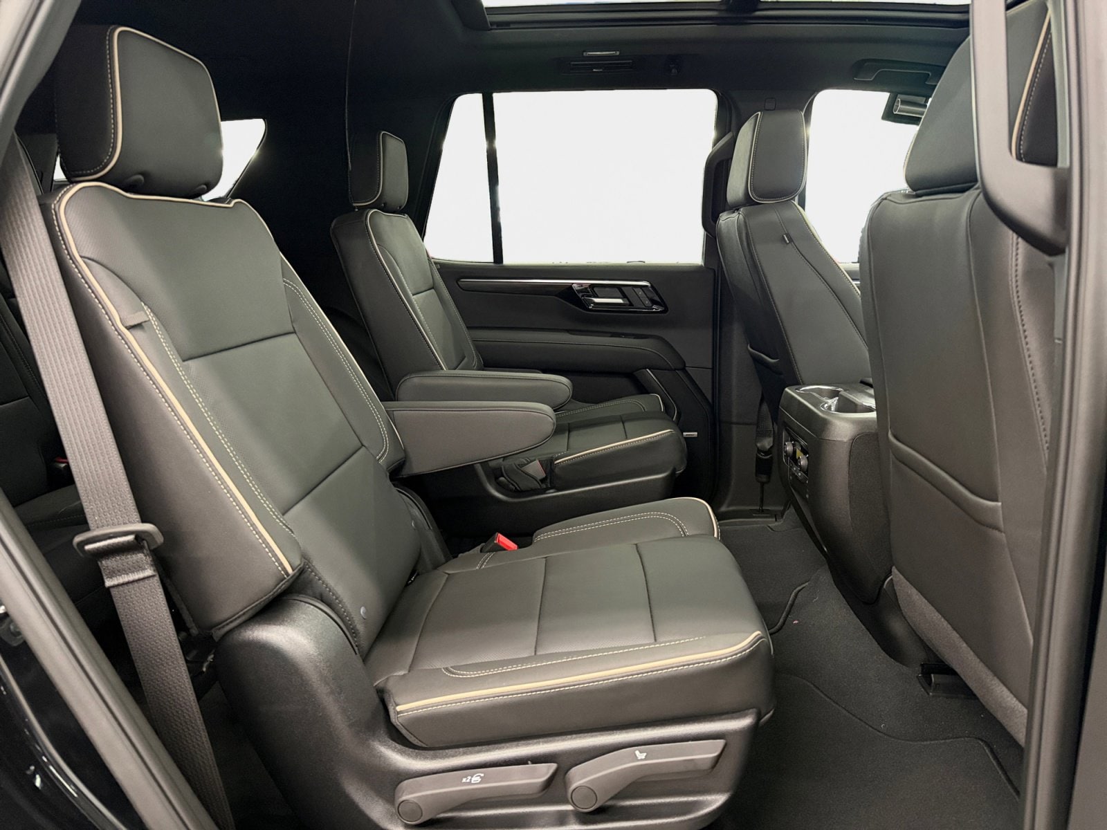 2026 Chevrolet Tahoe Premier - Photo 12