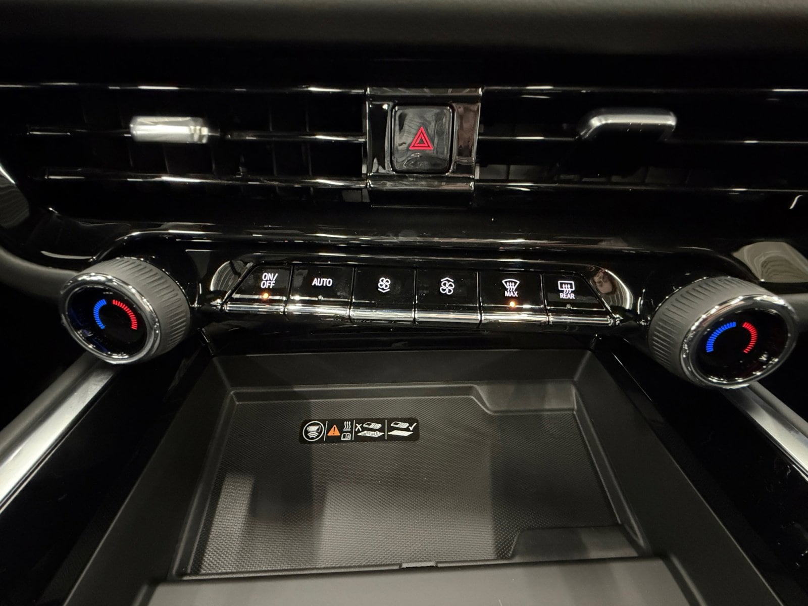 2026 Chevrolet Tahoe Premier - Photo 22