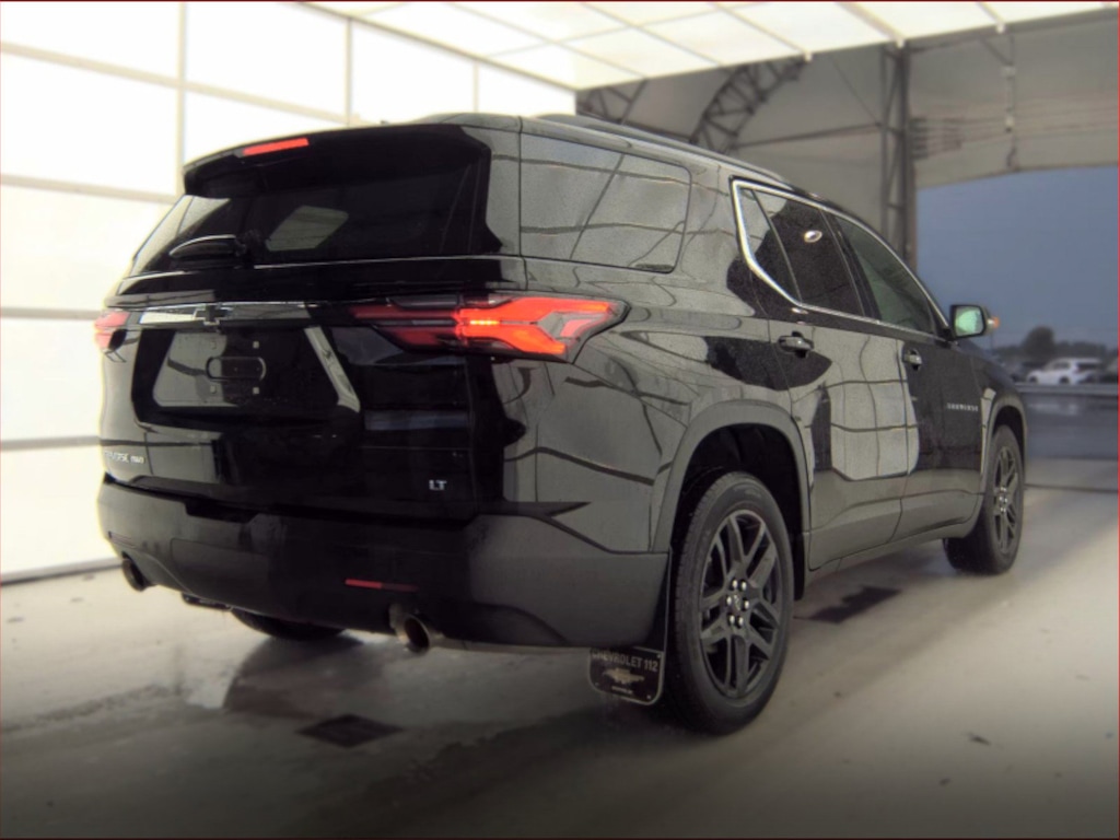 Used 2023 Chevrolet Traverse LT SUV