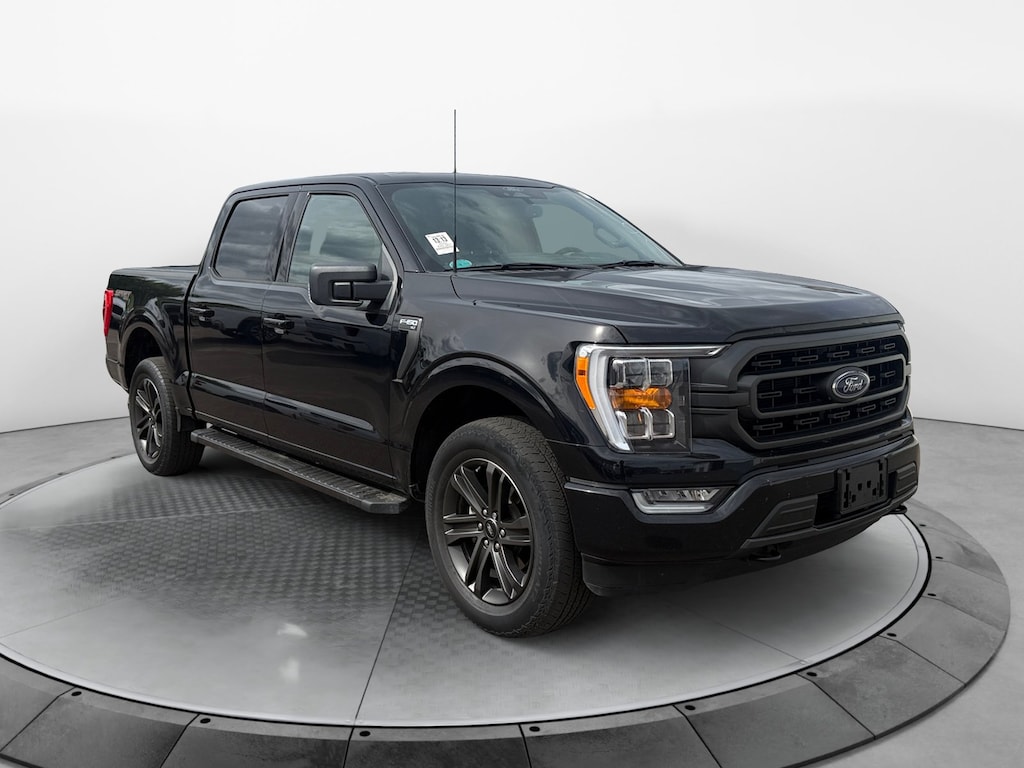Used 2022 Ford F-150 XLT 4WD SuperCrew 5.5 Box Truck SuperCrew Cab