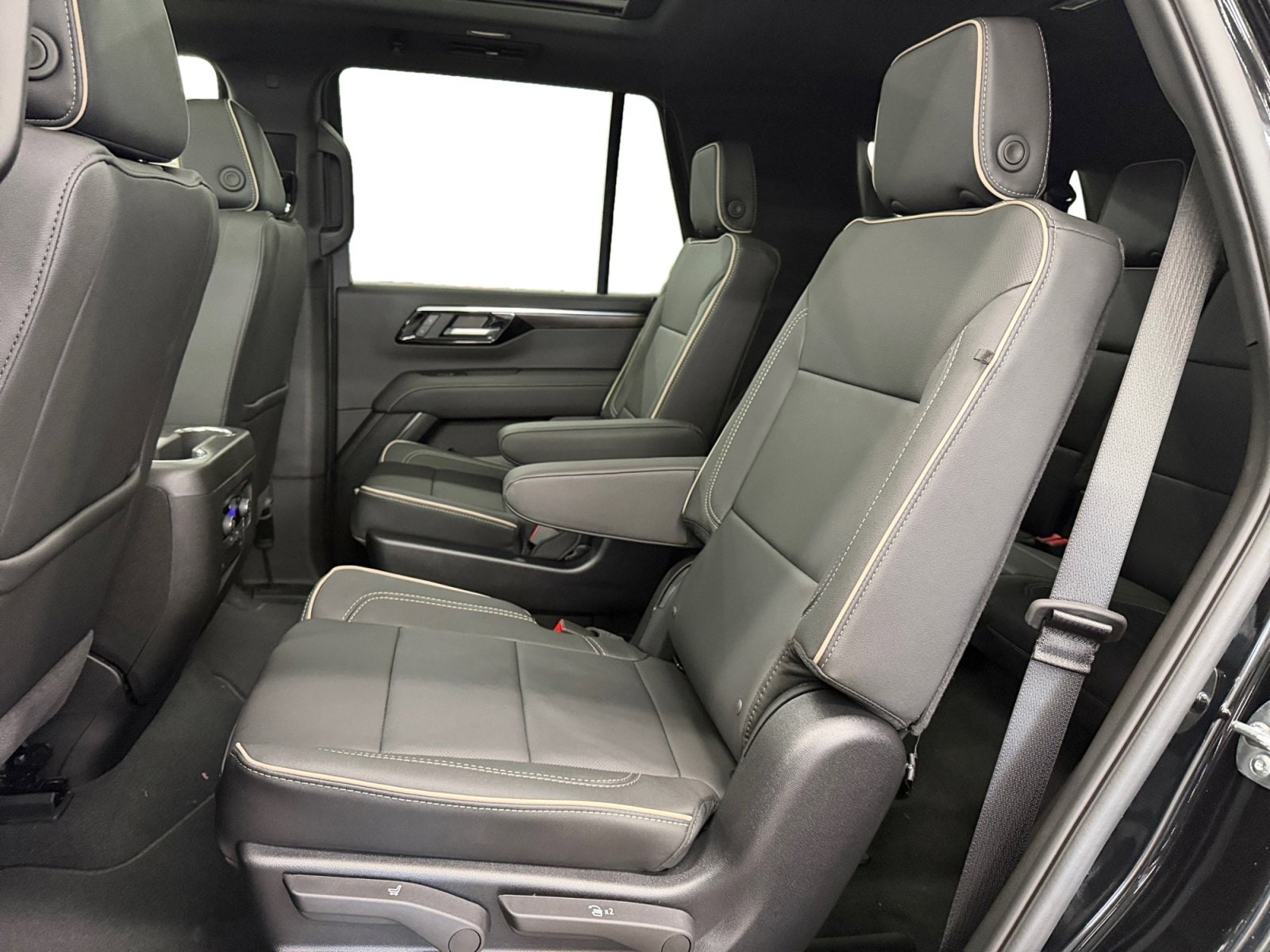 2026 Chevrolet Tahoe Premier - Photo 10