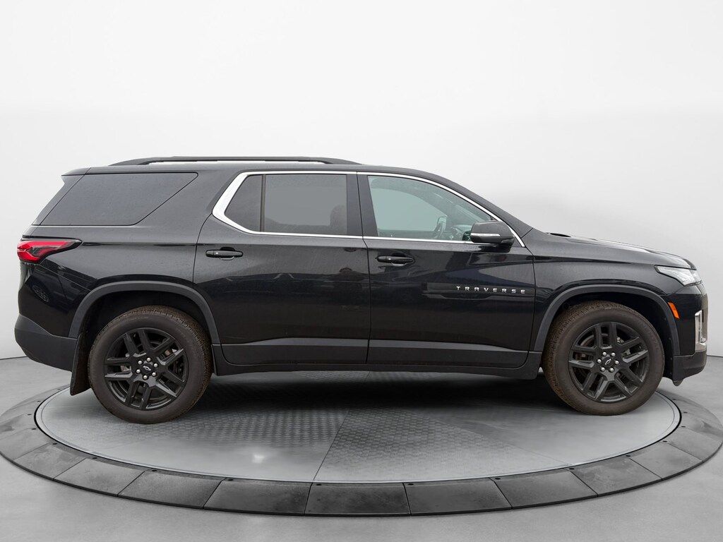 Used 2023 Chevrolet Traverse LT SUV