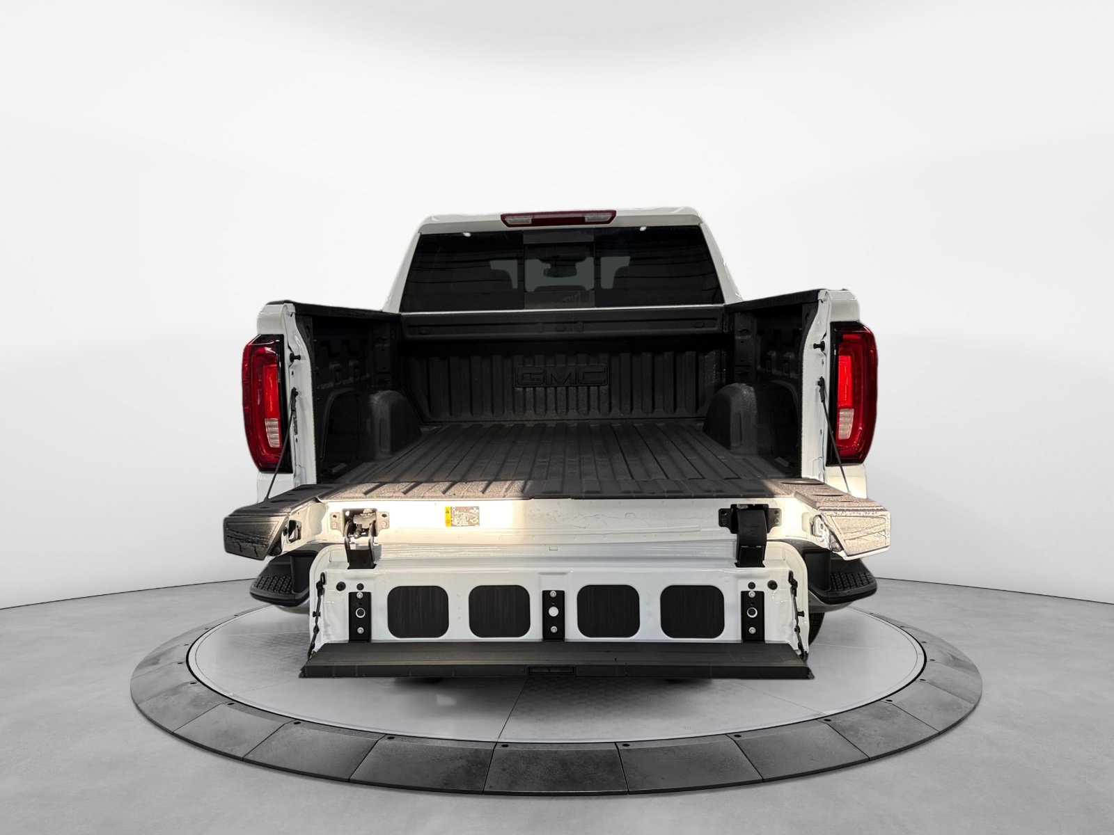 2026 GMC Sierra 1500 SLT - Photo 29