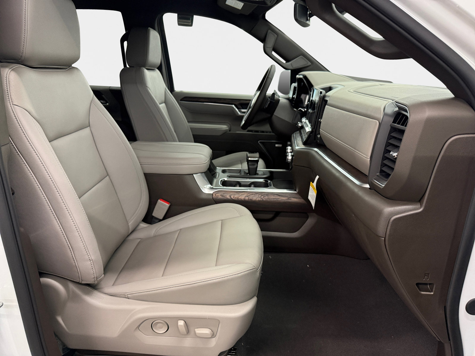 2026 GMC Sierra 1500 SLT - Photo 12