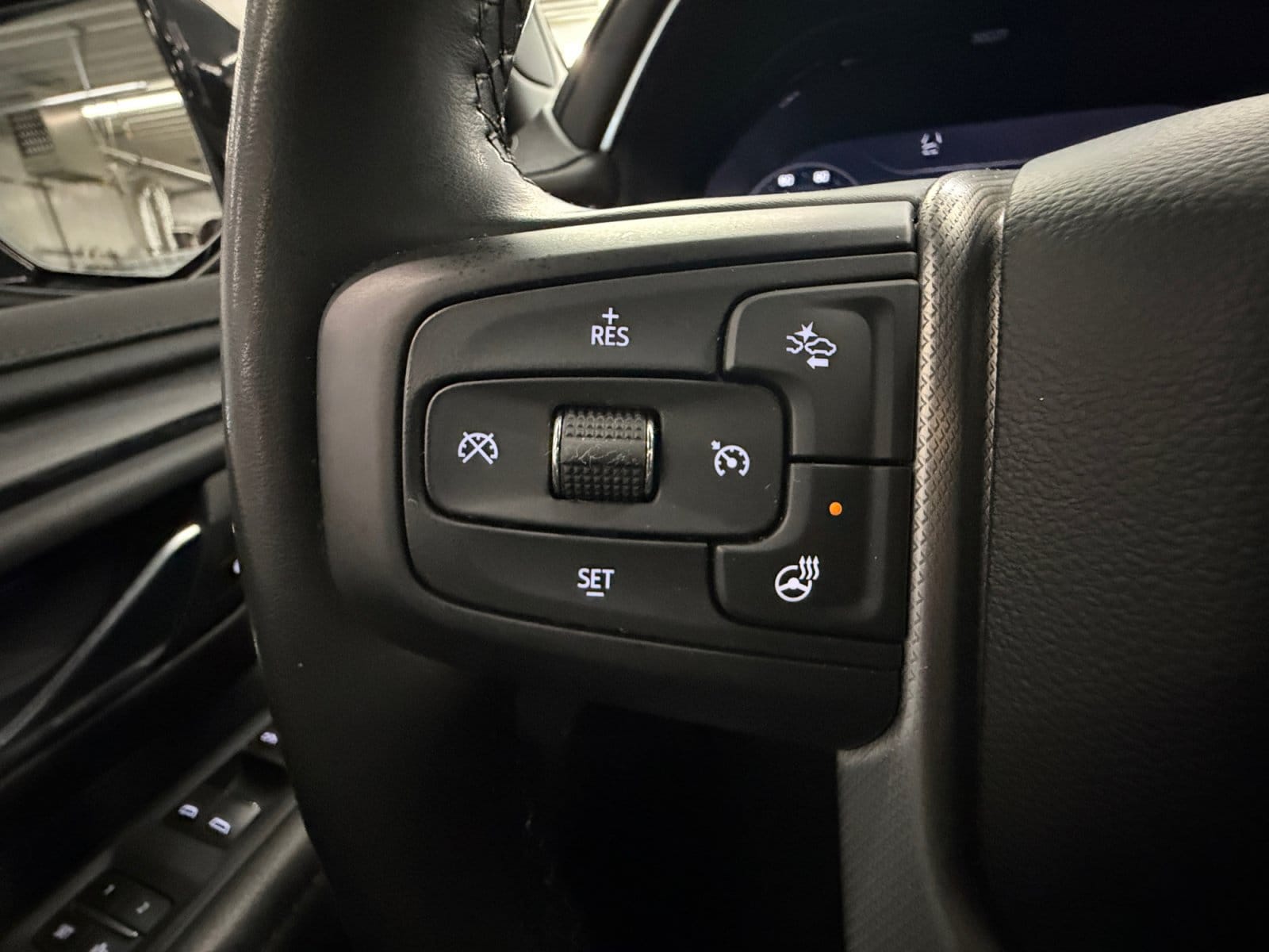 2024 GMC Yukon Denali - Photo 18