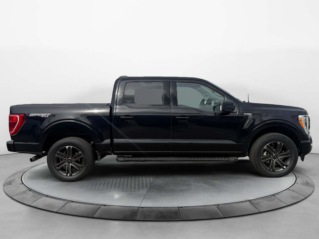 Used 2022 Ford F-150 XLT 4WD SuperCrew 5.5 Box Truck SuperCrew Cab