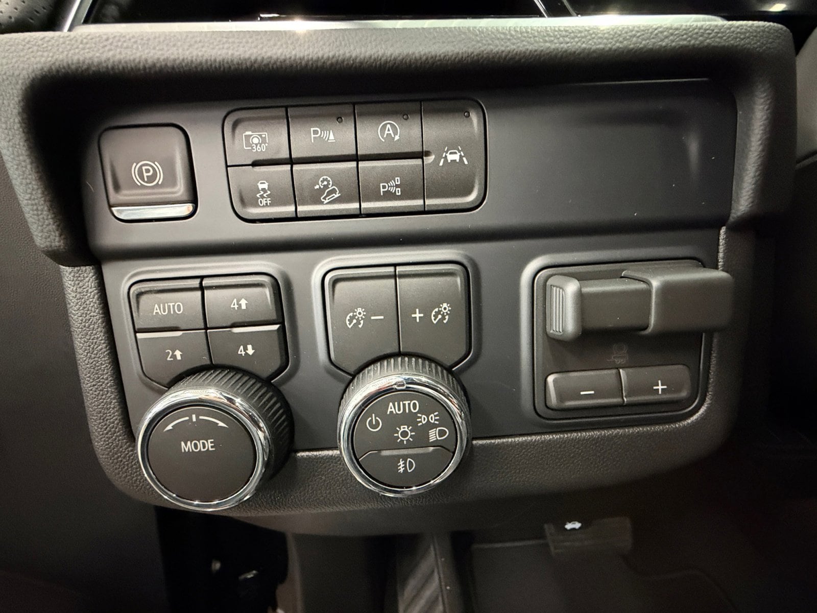 2026 Chevrolet Tahoe Premier - Photo 24