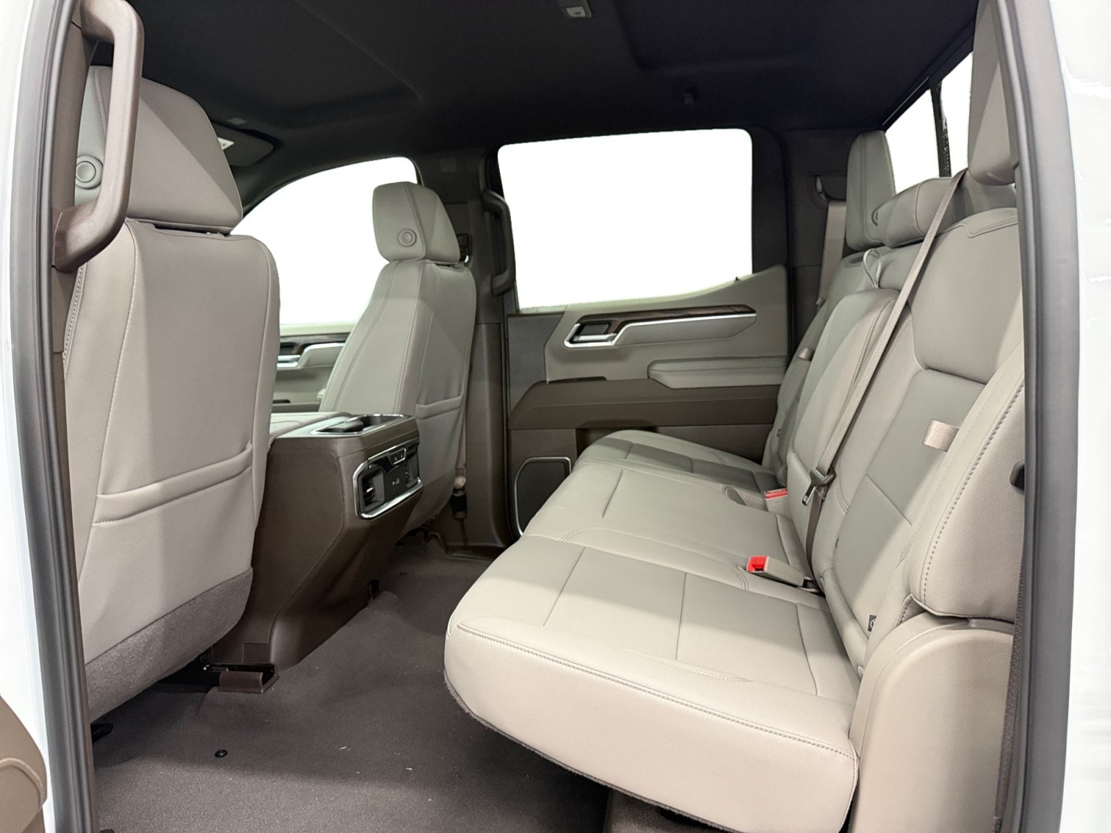 2026 GMC Sierra 1500 SLT - Photo 10