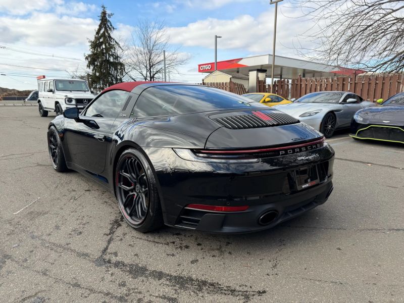2022 Porsche 911 GTS - Photo 9