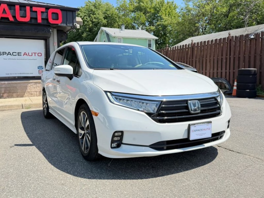 Used 2021 Honda Odyssey Touring Minivan 4D Van