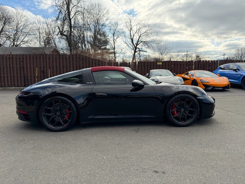 2022 Porsche 911 GTS - Photo 6
