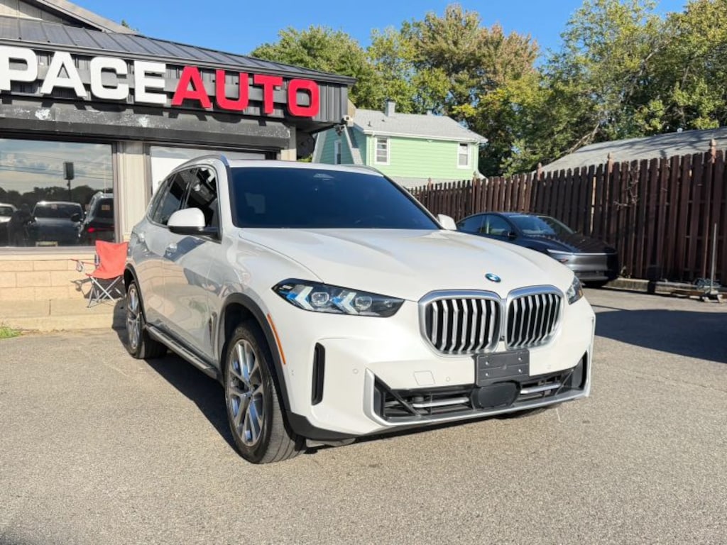 Used 2024 BMW X5 sDrive40i Sport Utility 4D SUV
