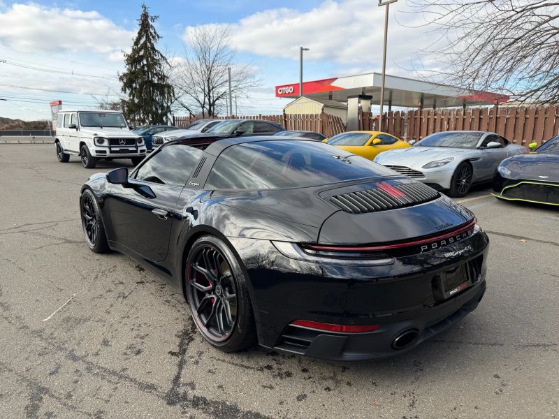 2022 Porsche 911 GTS - Photo 12