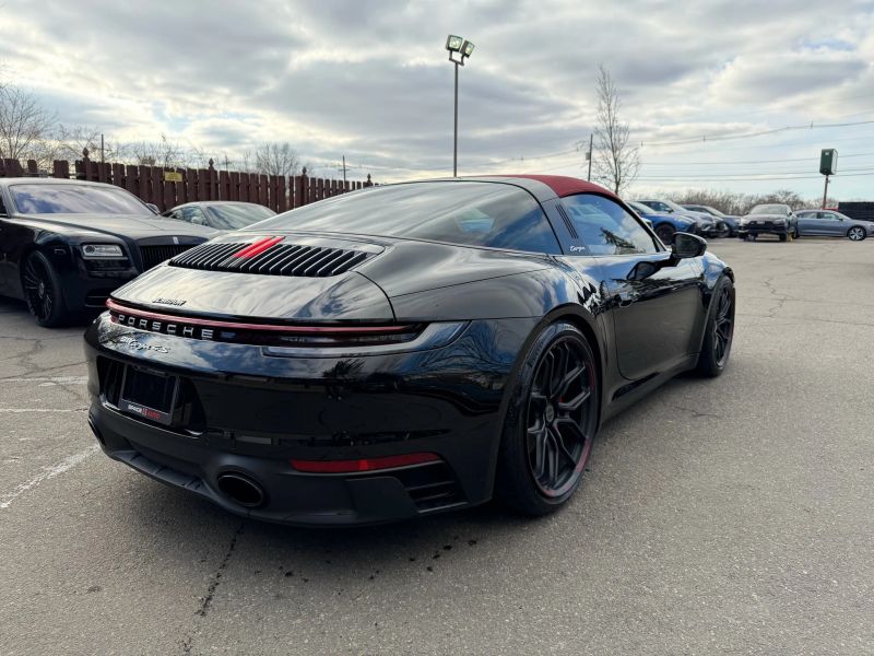2022 Porsche 911 GTS - Photo 7