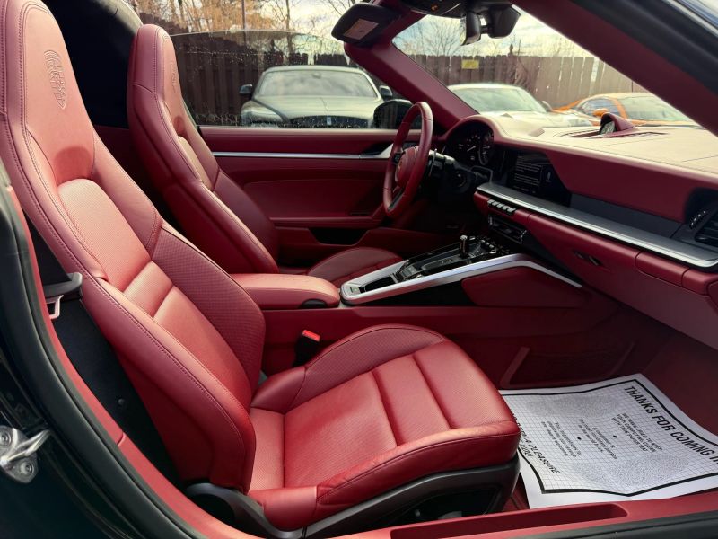 2022 Porsche 911 GTS - Photo 24