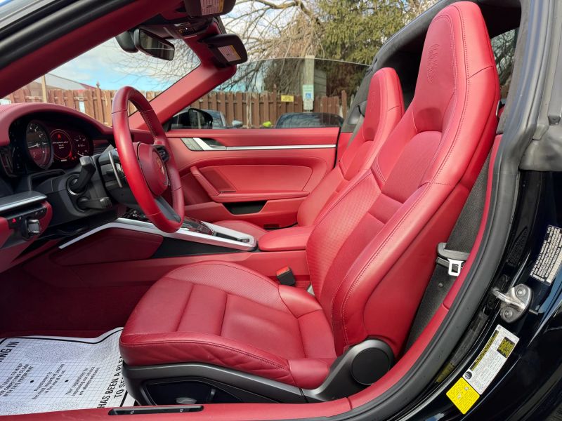 2022 Porsche 911 GTS - Photo 17