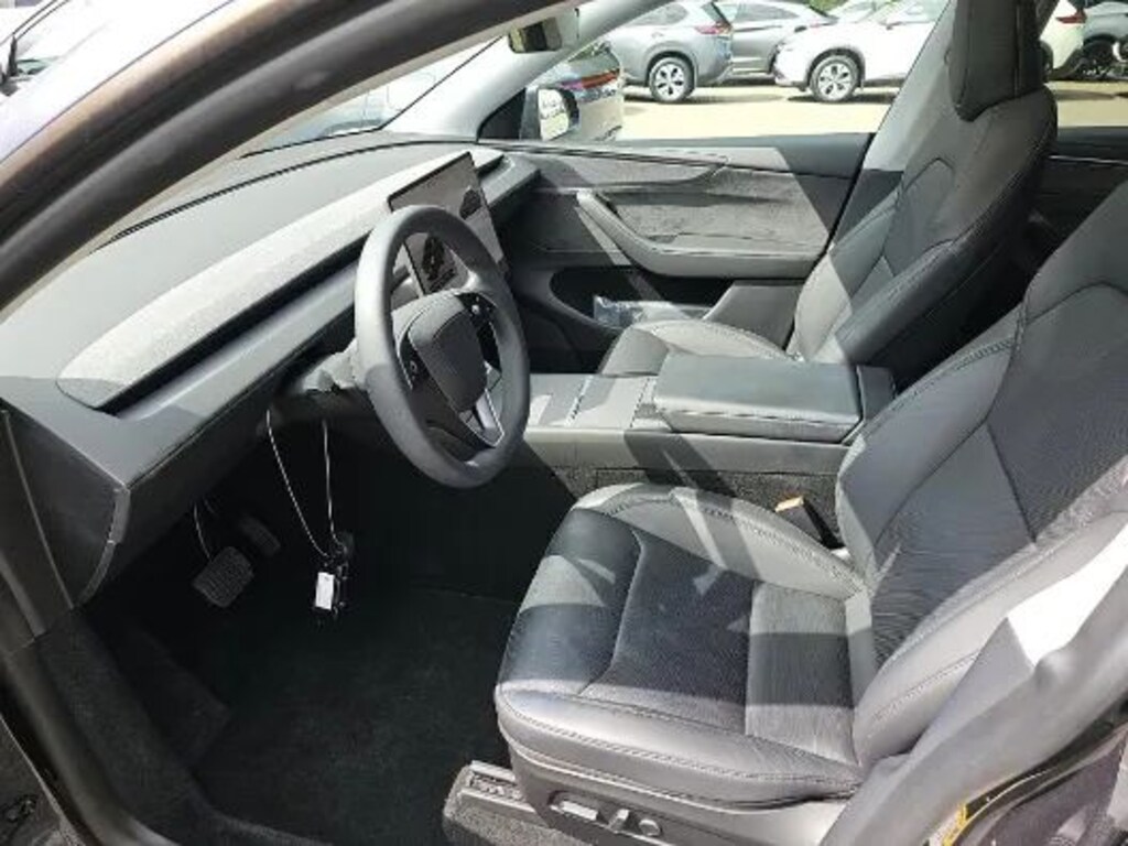 Used 2026 Tesla Model Y Long Range Sport Utility 4D SUV