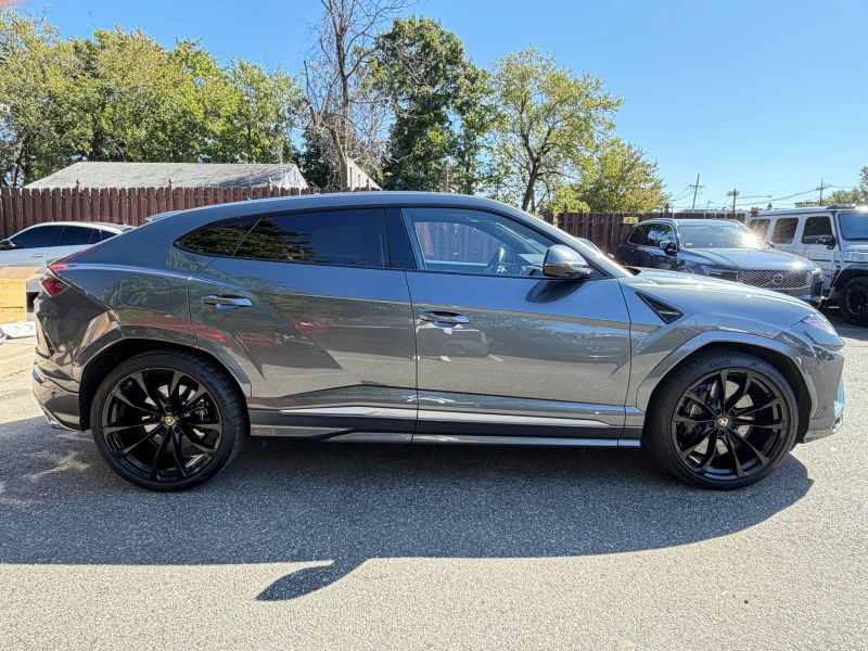 Used 2019 Lamborghini Urus Sport Utility 4D SUV