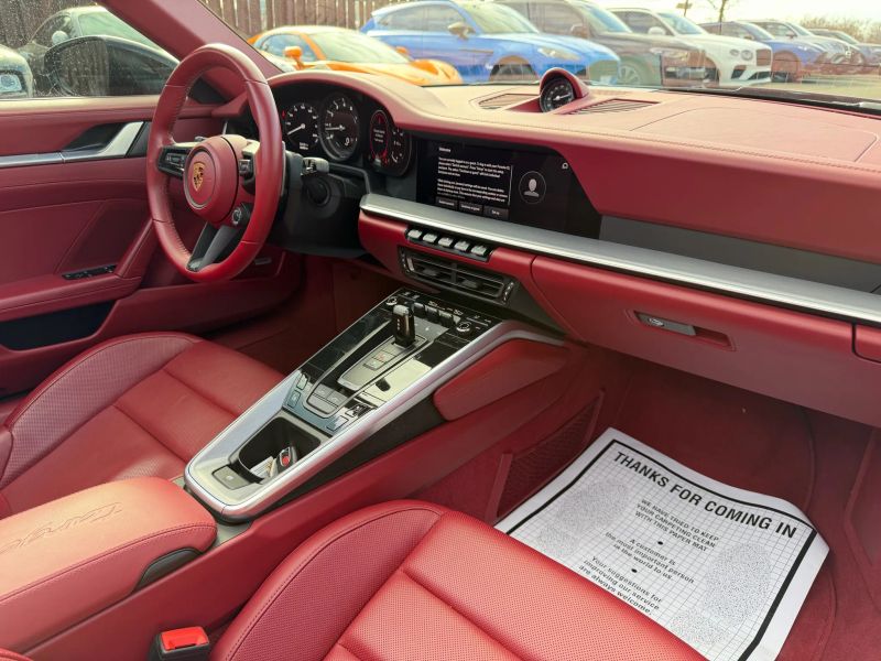2022 Porsche 911 GTS - Photo 25