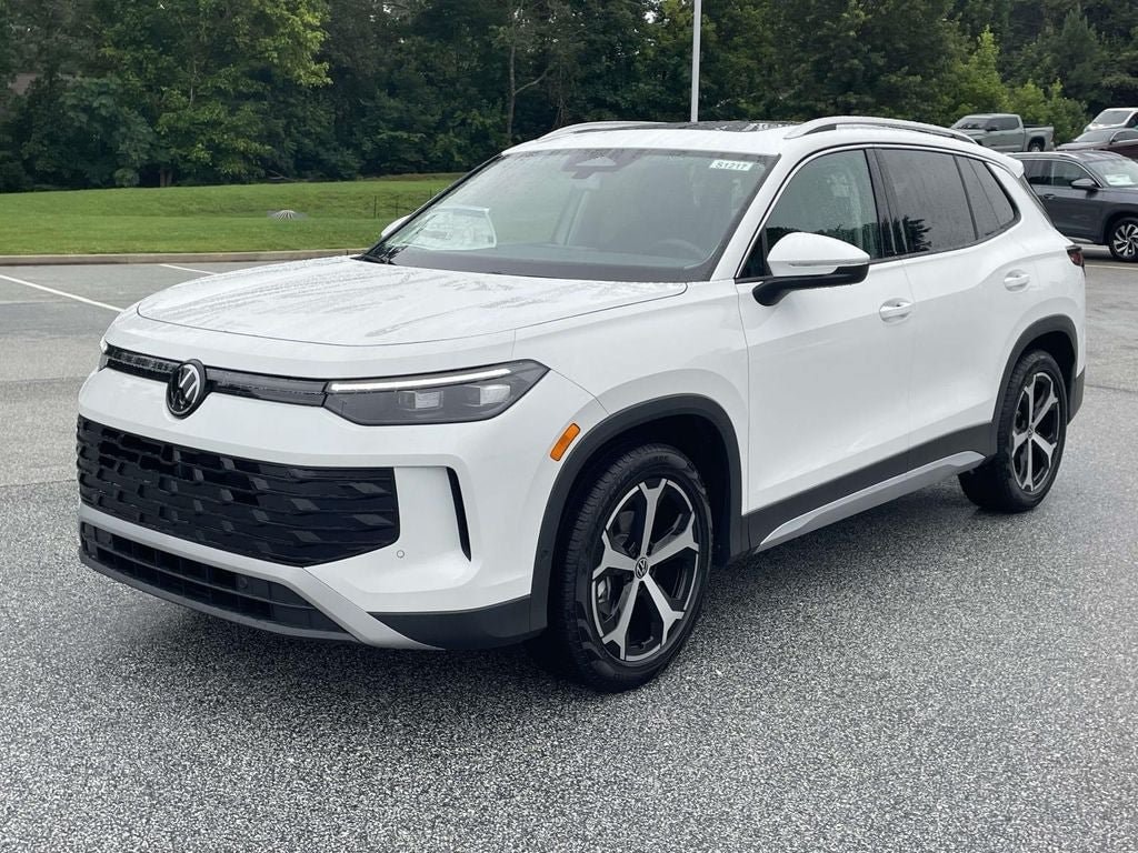 New 2026 Volkswagen Tiguan 2.0T SE