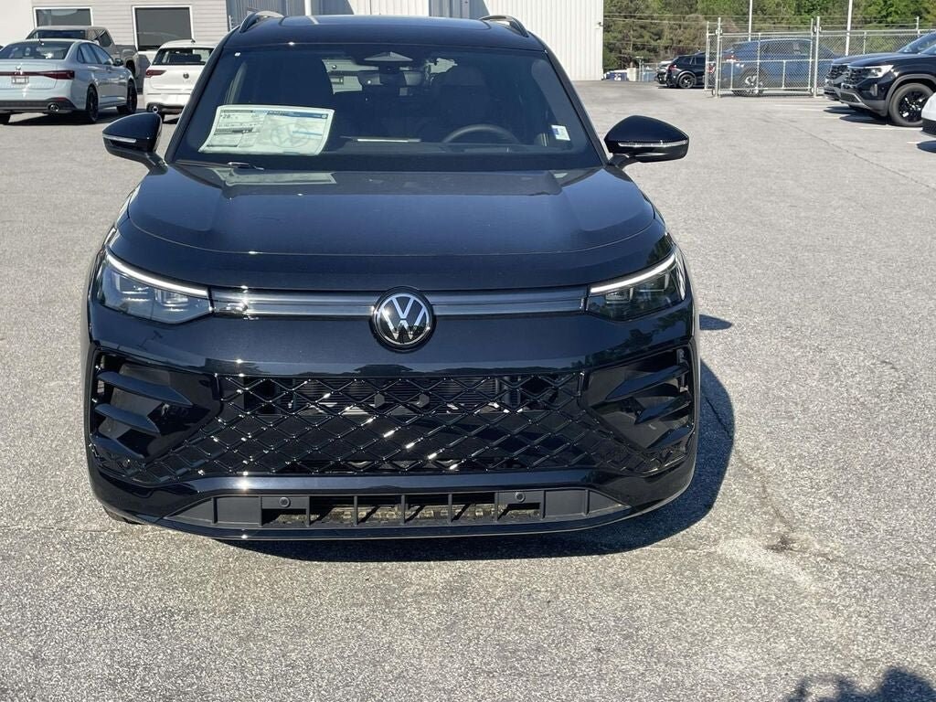 New 2026 Volkswagen Tiguan 2.0T SE R-Line Black