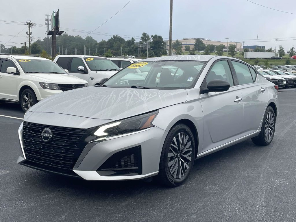 Used 2024 Nissan Altima 2.5 SV