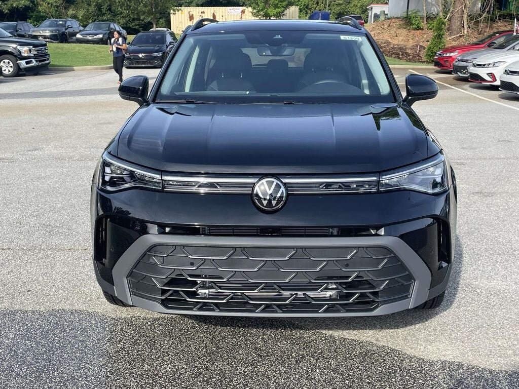 New 2026 Volkswagen Taos 1.5T SE Black