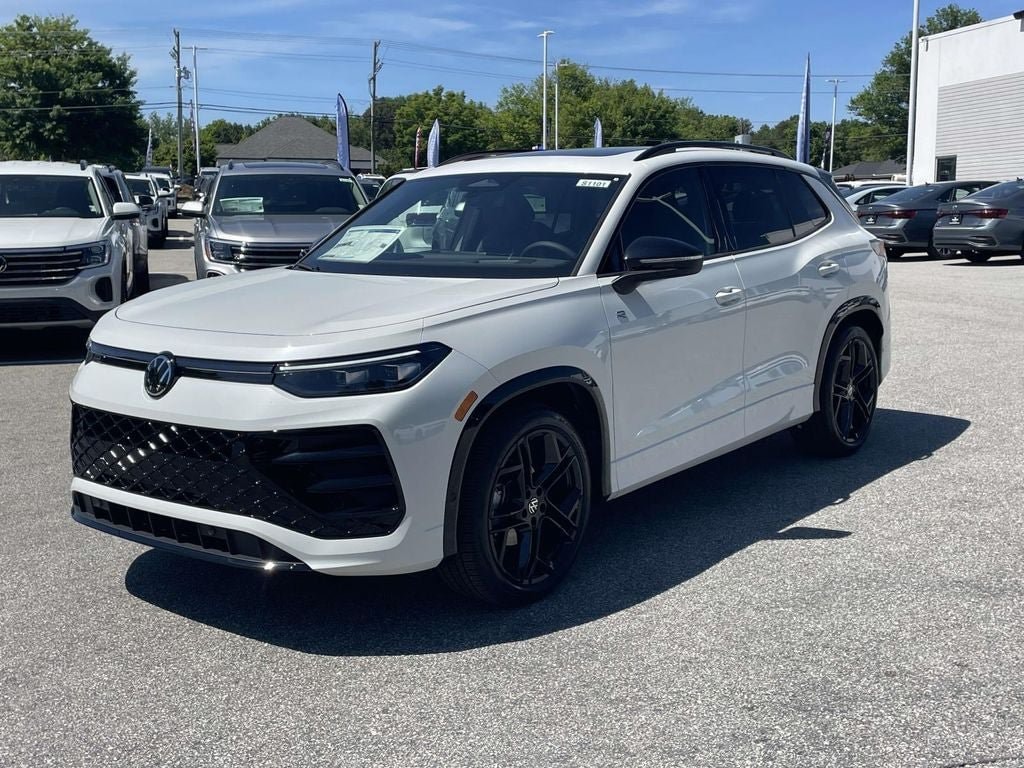 New 2026 Volkswagen Tiguan 2.0T SE R-Line Black