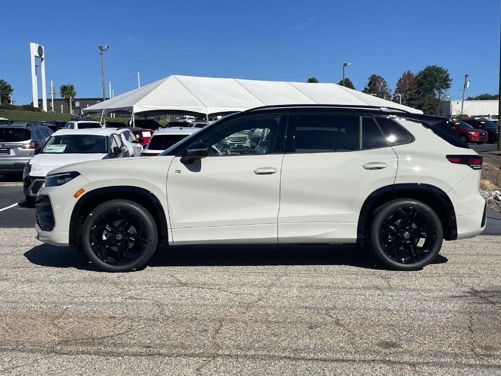 New 2026 Volkswagen Tiguan 2.0T SE R-Line Black
