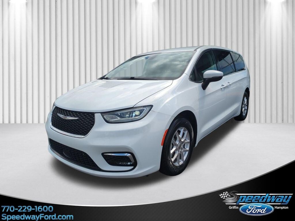Used 2023 Chrysler Pacifica Touring L Van Passenger Van