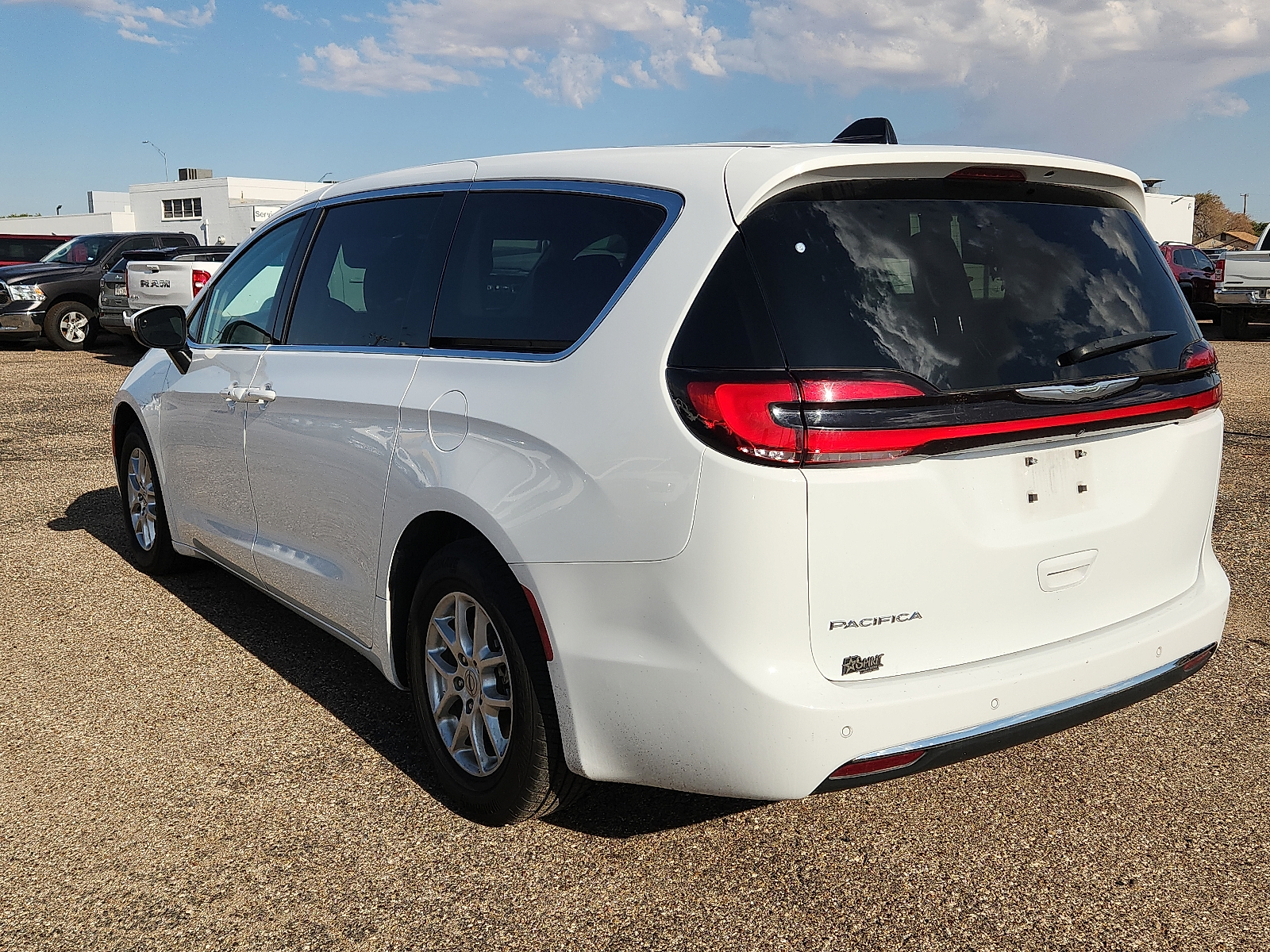Used 2023 Chrysler Pacifica Touring L Front-Wheel Drive Passenger Van