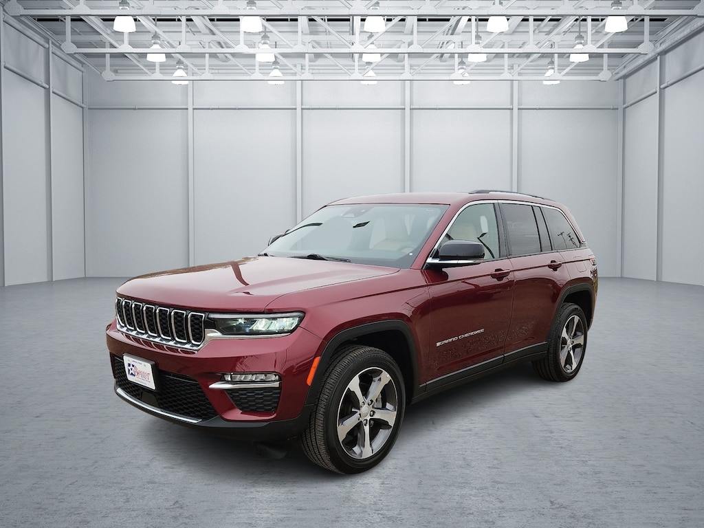 Used 2023 Jeep Grand Cherokee Limited 4x4