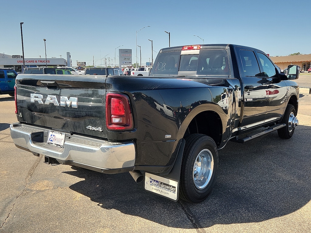 New 2026 Ram 3500 TRADESMAN CREW CAB 4X4 8' BOX Pickup