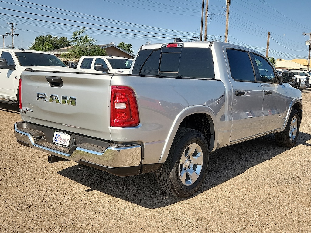 New 2026 Ram 1500 LONE STAR CREW CAB 4X2 5'7 BOX Pickup