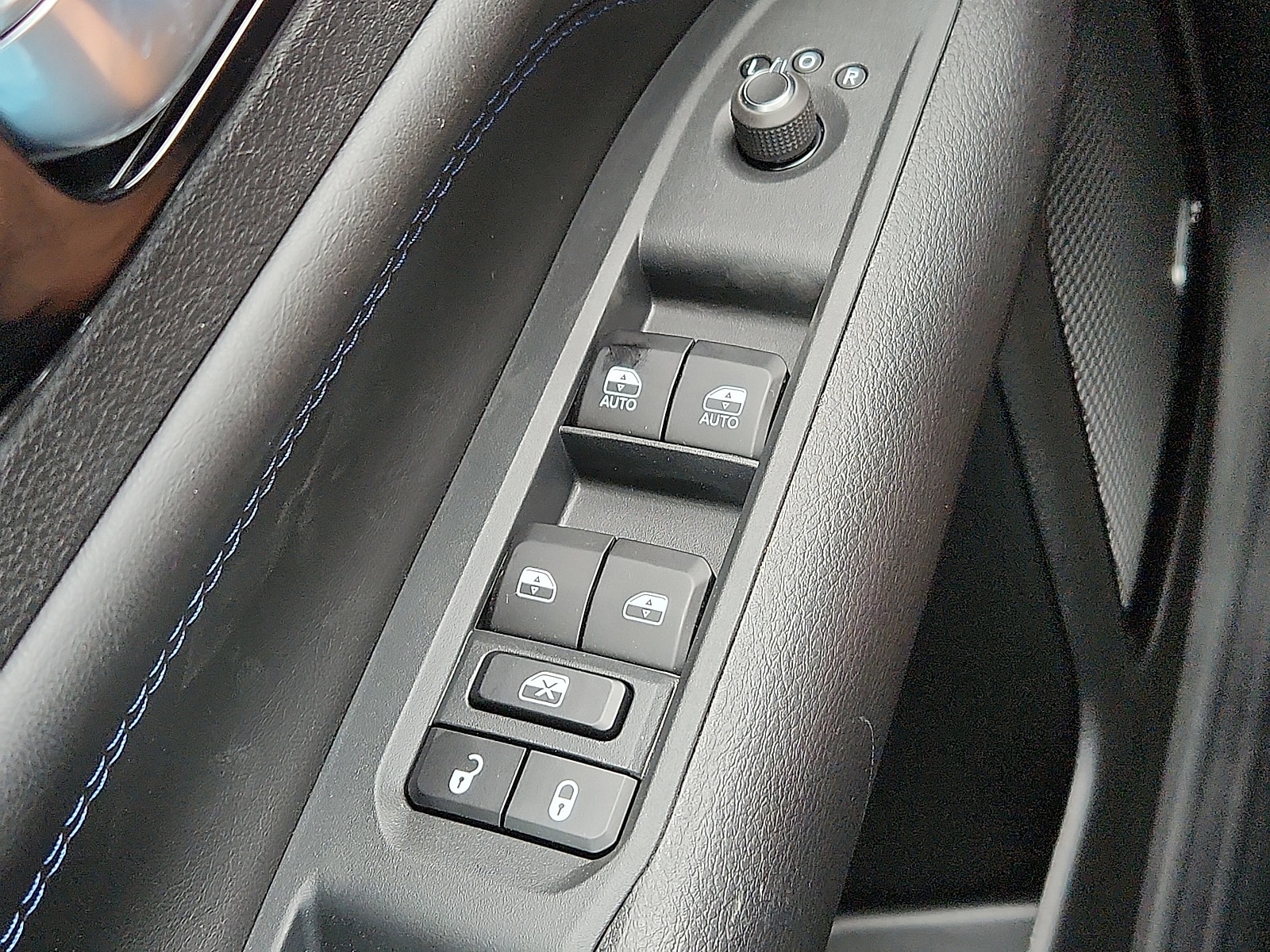 2025 Jeep Compass Limited - Photo 17