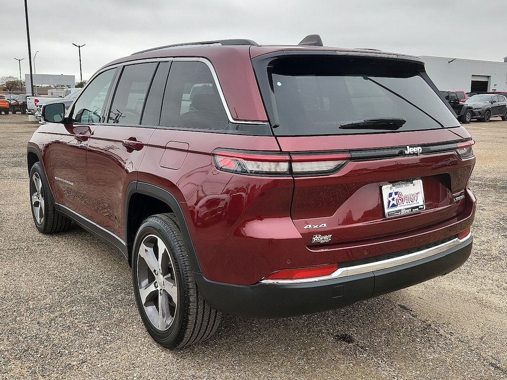 Used 2023 Jeep Grand Cherokee Limited 4x4