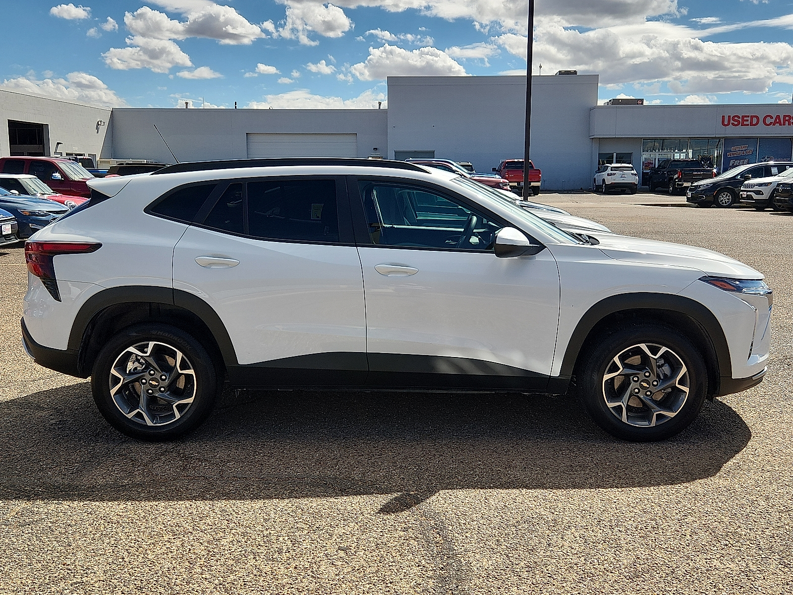 Used 2025 Chevrolet Trax LT Front-Wheel Drive