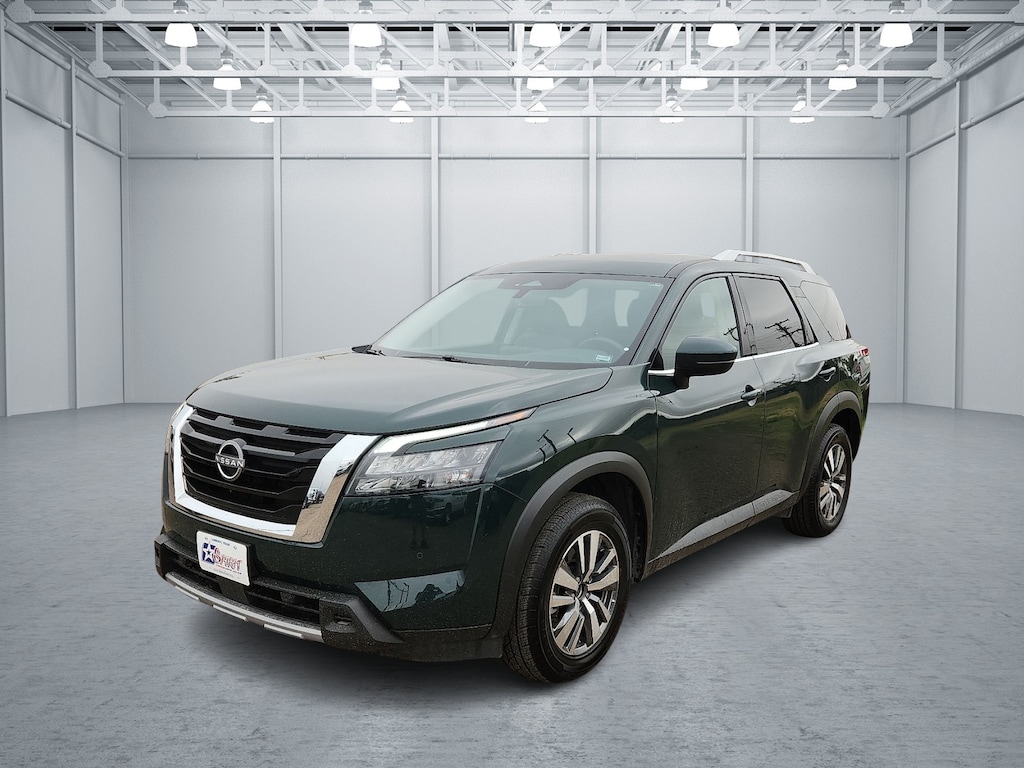 Used 2025 Nissan Pathfinder SL Front-Wheel Drive
