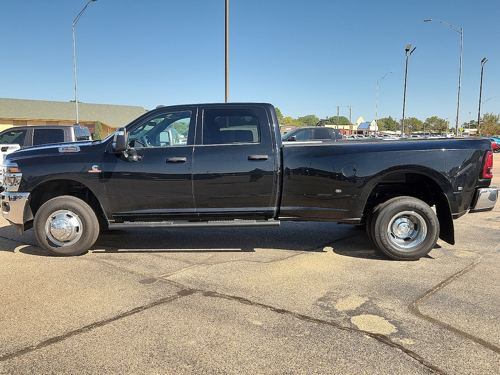 New 2026 Ram 3500 TRADESMAN CREW CAB 4X4 8' BOX Pickup