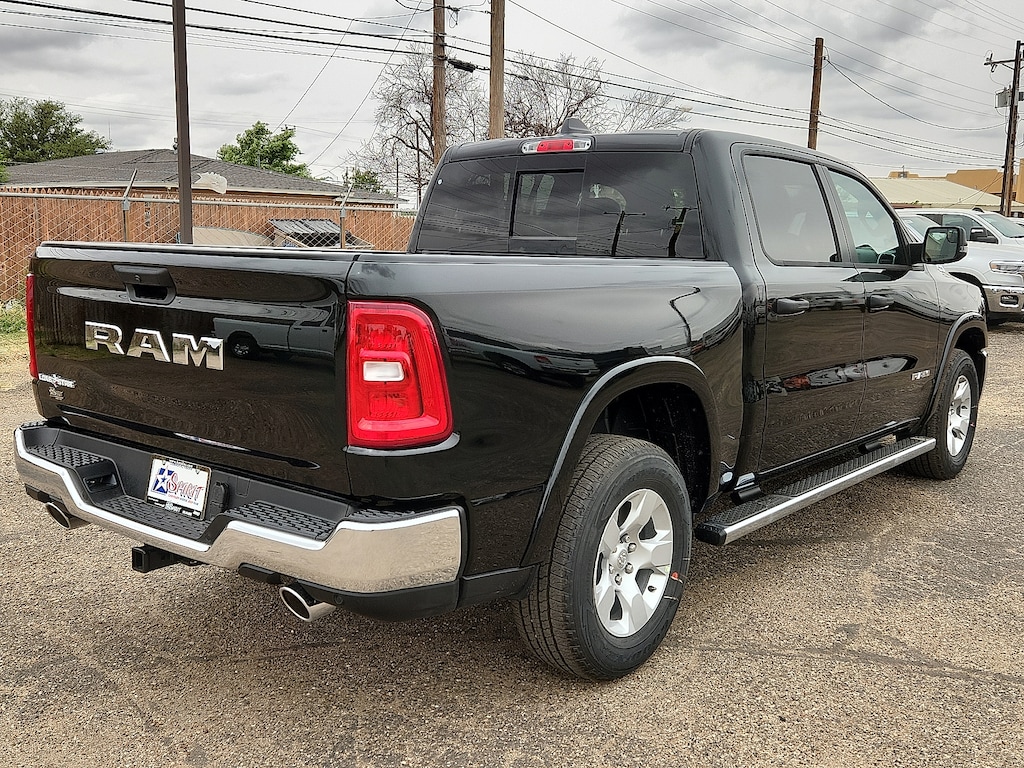 New 2026 Ram 1500 LONE STAR CREW CAB 4X2 5'7 BOX Pickup
