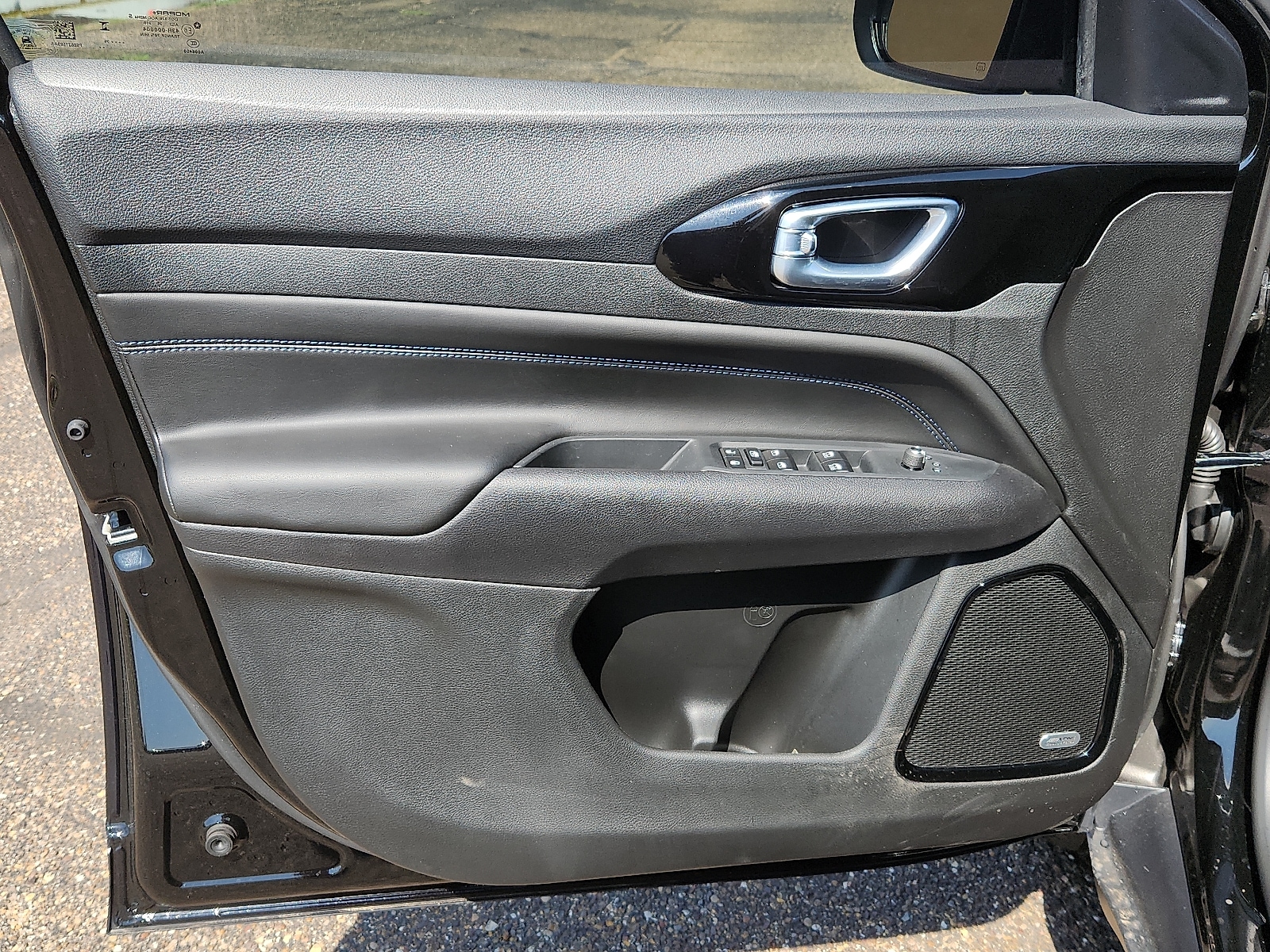 2025 Jeep Compass Limited - Photo 11