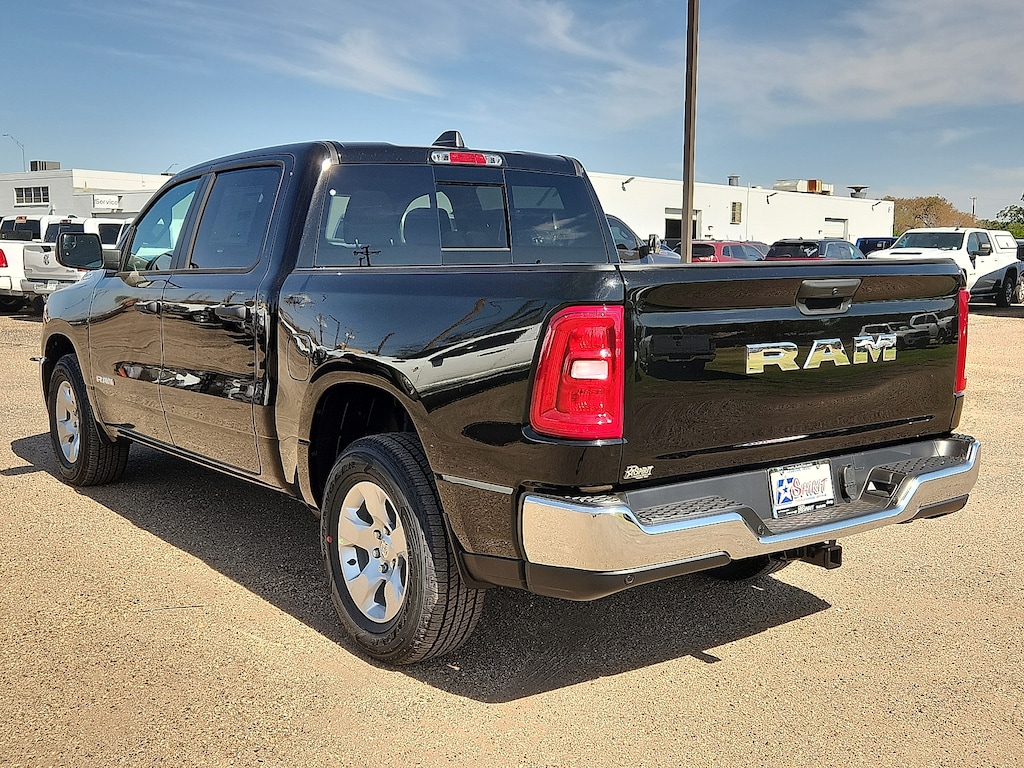 New 2026 Ram 1500 TRADESMAN CREW CAB 4X2 5'7 BOX Pickup
