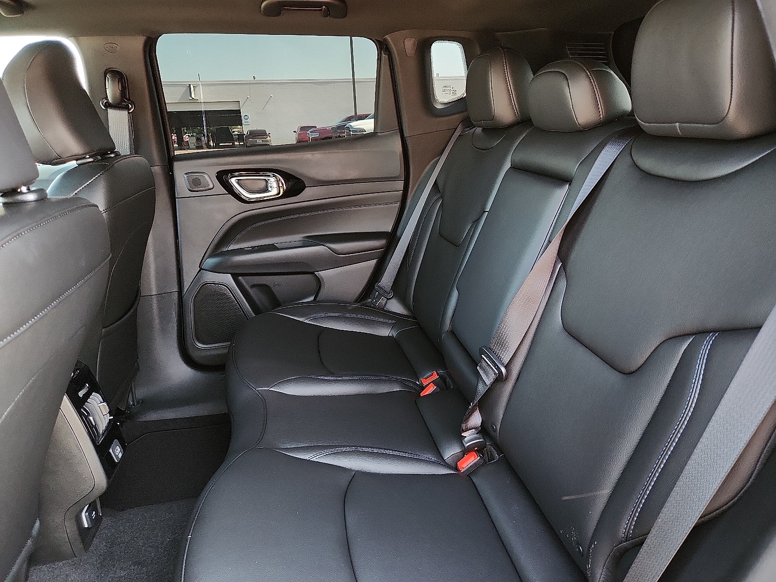2025 Jeep Compass Limited - Photo 9