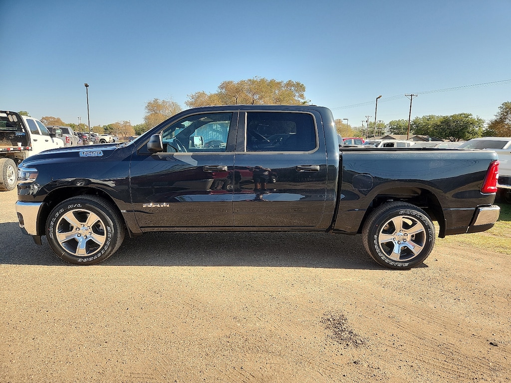 New 2026 Ram 1500 TRADESMAN CREW CAB 4X2 5'7 BOX Pickup