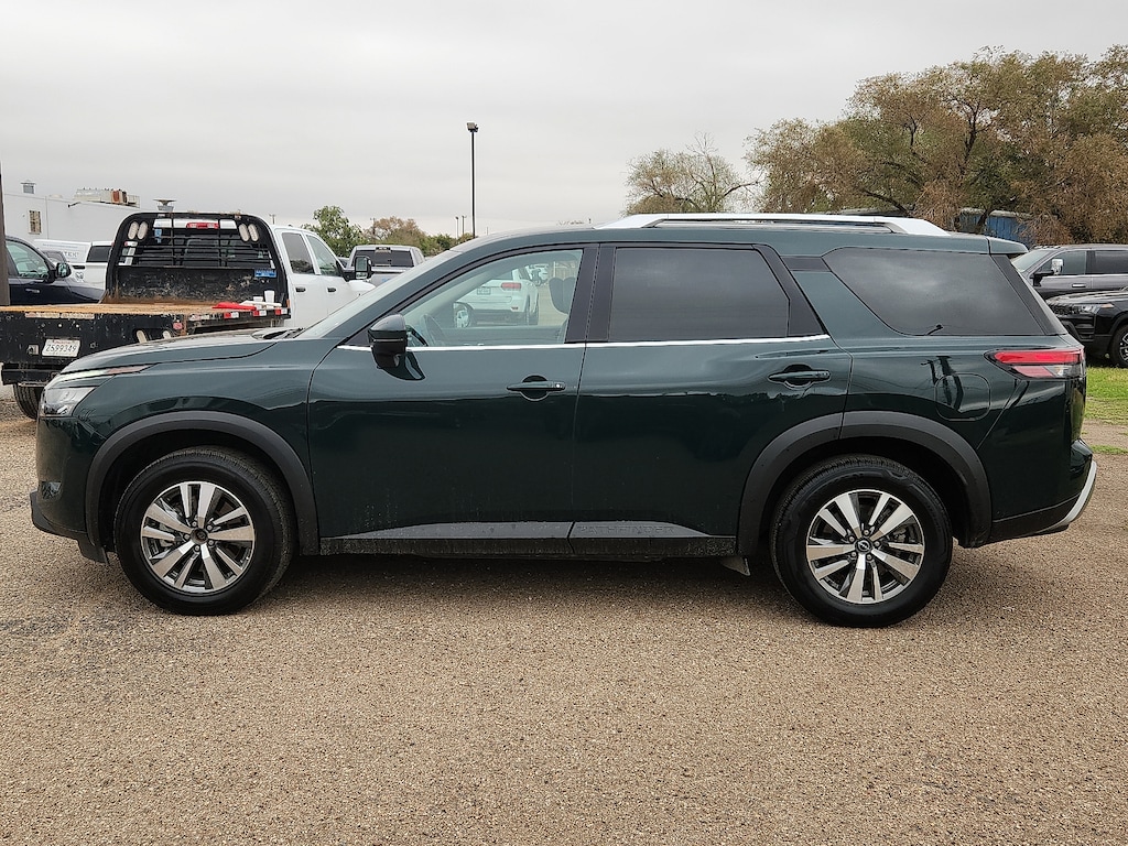 Used 2025 Nissan Pathfinder SL Front-Wheel Drive